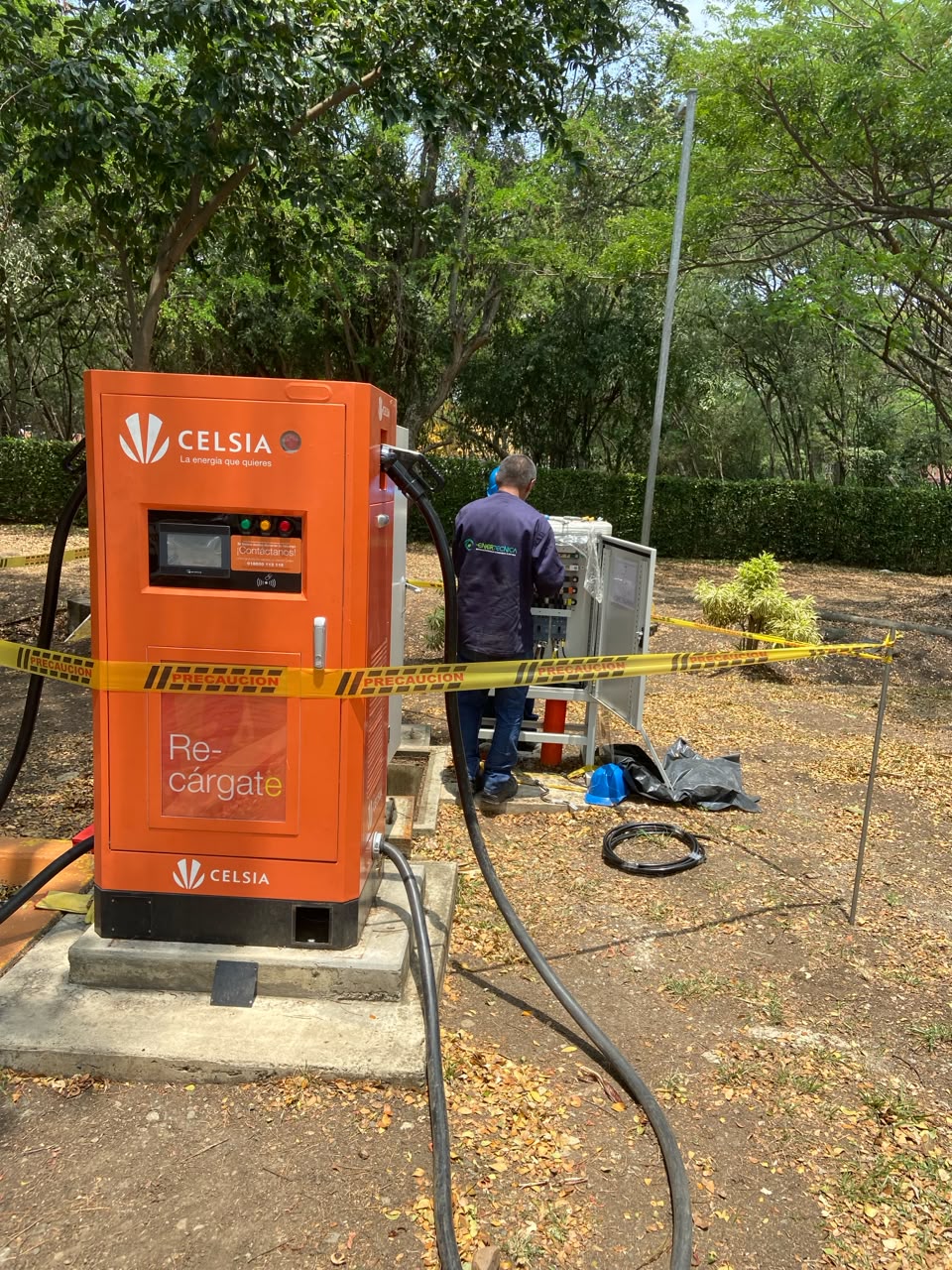 instalación cargador en subestación