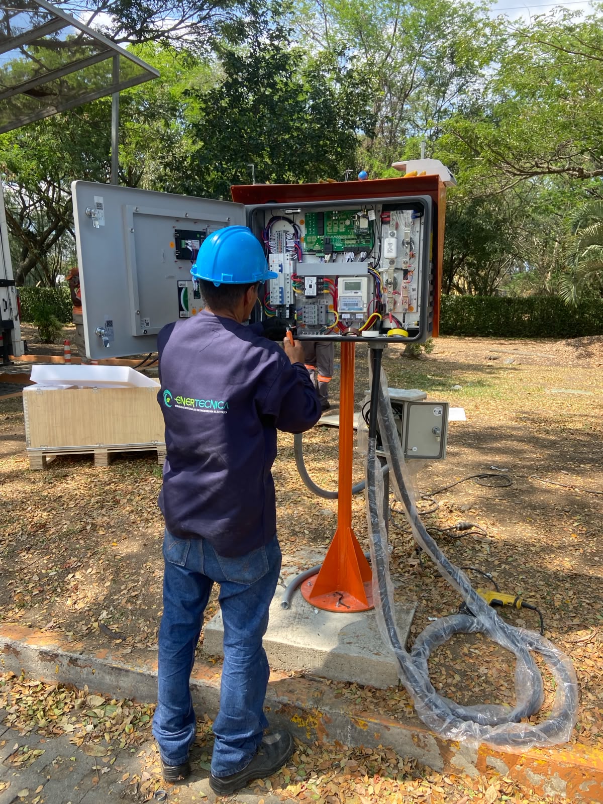 instalación cargador en subestación