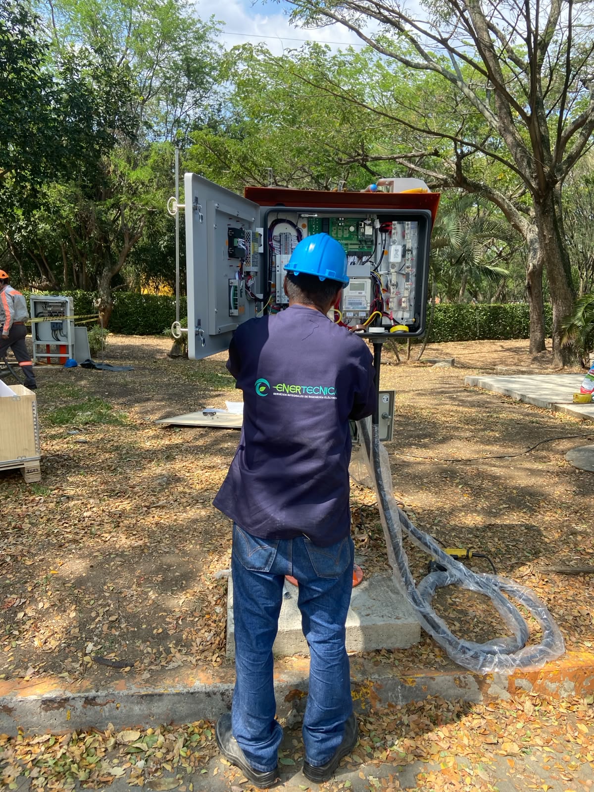 instalación cargador en subestación